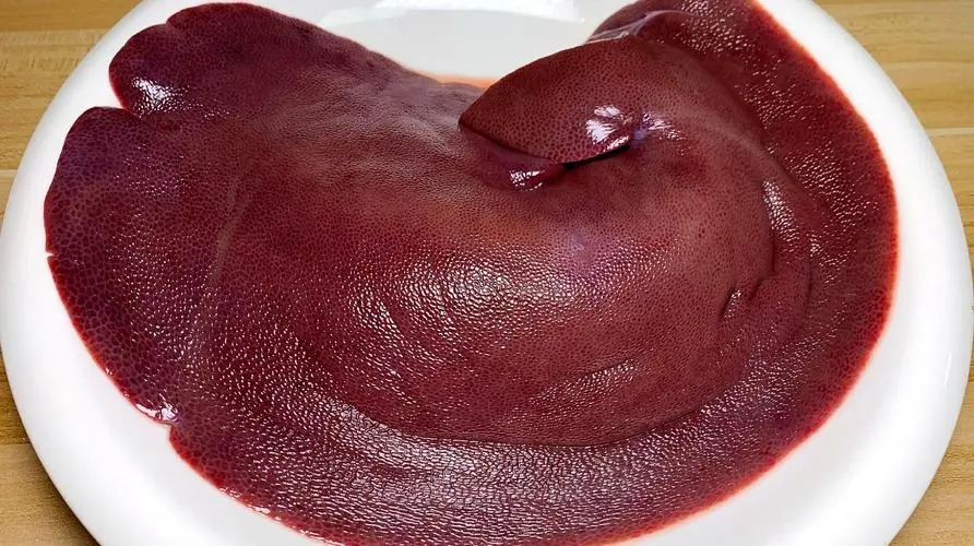 冰雪運動注意防雪盲隆冬